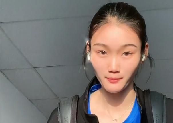 女校友